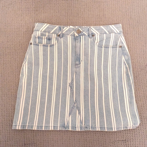 LOFT Denim Skirt - Picture 1 of 5